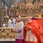 Kardinal Burke: Ostern - Auszug nach dem Pontifikalamt in Florenz