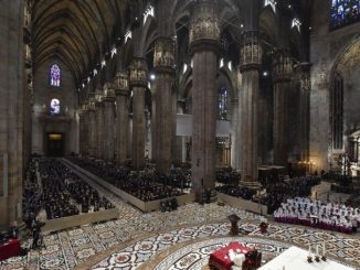 Mailänder Dom: Begegnung von Papst Franziskus (vorne unten) mit Priestern, Diakonen und Ordensleuten des Erzbistums