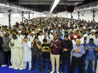 Dompfarrer feierte gestern das kirchliche Fest Mariä Namen und mit 2000 Muslimen das islamische "Opferfest"