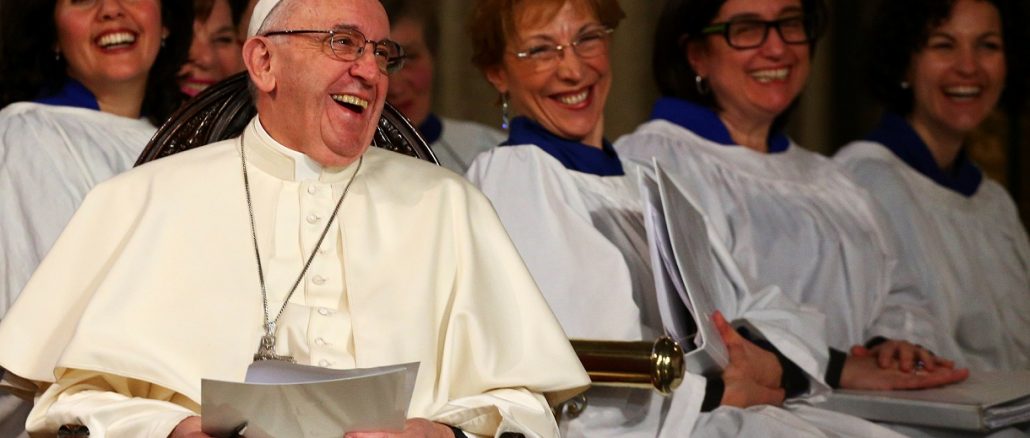Papst Franvziskus beim Besuch der anglikanische Kirche in Rom