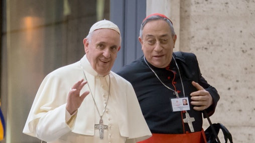 Papst Franziskus mit Kardinal Maradiaga