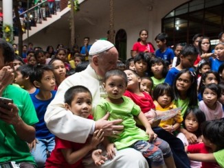 Papst Franziskus Kinder Manila 1