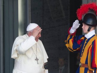 Papst Franziskus: Kurienreform unter dem Licht der Sonne und "im Dunkeln". Neue Liturgiereform soll Liturgiemißbrauch nicht bekämpfen, sondern die Bekämpfung behindern