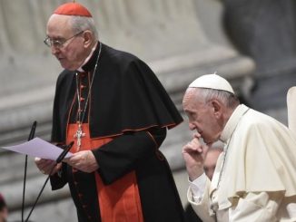 Papst Franziskus mit Kardinalvikar Vallini bei der Pastoraltagung der Diözese Rom zu Amoris laetitia (Juni 2016, Lateranbasilika)