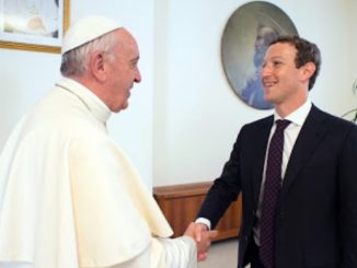 Papst Franziskus mit Mark Zuckerberg von Facebook