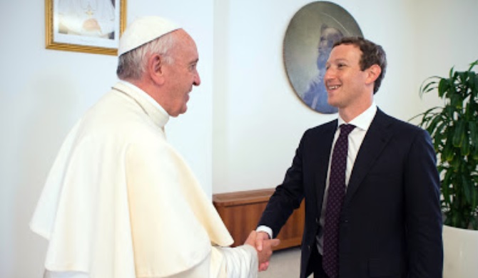 Papst Franziskus mit Mark Zuckerberg von Facebook