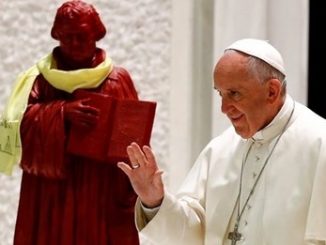 Papst Franziskus mit Martin Luther