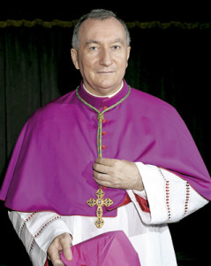 Erzbischof Pietro Parolin, der neue Staatssekretär konnte wegen einer Operation sein Amt noch nicht antreten. Der Vatikan hat eine strikte Nachrichtensperre verhängt. Eine unnötige Geheimniskrämerai, die nur schade, so Francisco de de la Cigoña. 