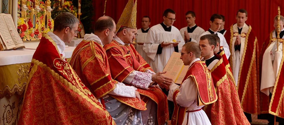 Priesterweihe bei der Piusbruderschaft