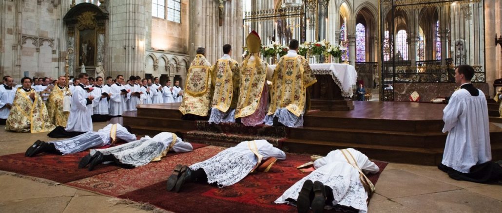 Priesterweihen 2016 im überlieferten Ritus: Petrusbruderschaft, Bordeaux