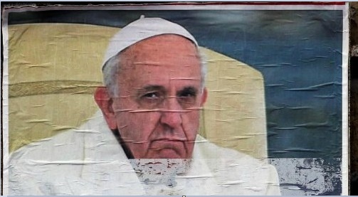 Protestplakate gegen Papst Franziskus in Rom Das Bild ist original. Der Vatikan sorgt sich offenbar um den Kontext, in dem es verwendet wurde.