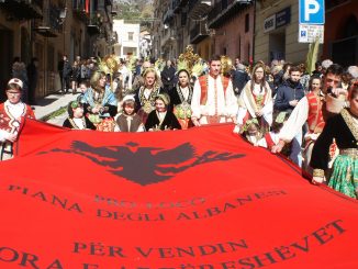 Prozession der Arbà«resh auf Sizilien