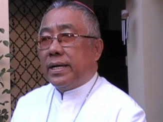 Erzbischof Ramon Cabrera Argüelles von Lipa wurde gestern vorzeitig von seinem Amt entbunden, offenbar wegen seiner Haltung zu kirchlich nicht anerkannten Marienerscheinungen.