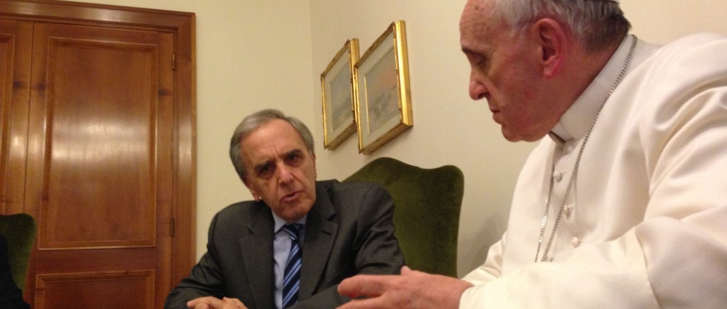 Der Pflingster-Pastor und Papst-Freund Norberto Saracco mit Franziskus