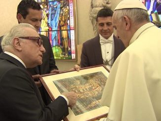 Regisseur Martin Scorsese in Privataudienz bei Papst Franziskus. Am Dienstag fand im Vatikan die Premiere von Scorseses neuem Film "Silence" über die "verborgenen Christen" Japans des 17. Jahrhunderts statt.