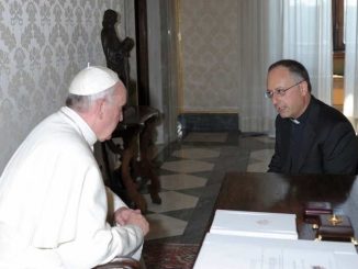 Papst Franziskus und die "graue Eminenz" dieses Pontifikats, Pater Antonio Spadaro.