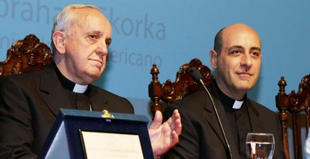 Jorge Mario Bergoglio und Victor Fernandez in Buenos Aires vor dem Konklave von 2013