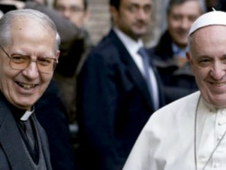 Der ehemalige Jesuitengeneral Adolfo Nicolás mit Papst Franziskus: "Keine Jesuiten mehr als Bsichöfe"