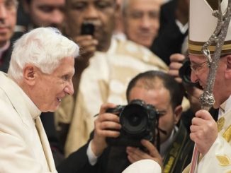 Heute vor vier Jahren wurde Papst Franziskus gewählt. Benedikt XVI. erinnert sich an das Konklave: "Nein", Bergoglio habe definitiv nicht zu seinen Favoriten gehört noch habe er mit seiner Wahl gerechnet.