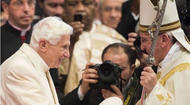 Heute vor vier Jahren wurde Papst Franziskus gewählt. Benedikt XVI. erinnert sich an das Konklave: "Nein", Bergoglio habe definitiv nicht zu seinen Favoriten gehört noch habe er mit seiner Wahl gerechnet.