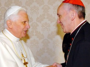 Zwei Päpste: Jorge Mario Kardinal Bergoglio in Audienz bei Papst Benedikt XVI.
