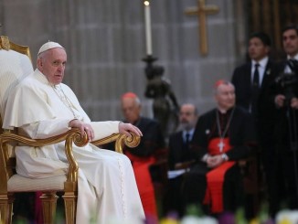 Papst Franziskus beim Treffen mit den Bischöfen in der Kathedrale von Mexiko-Stadt